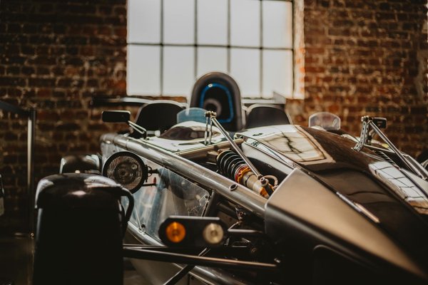 Wat zijn de uitdagingen bij het ontwerpen van duurzame motoren?